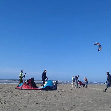 Bungalow Aan Zee לינה וארוחת בוקר זנדוורט